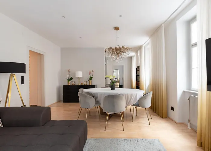 Luxurioeses Mitten Im Zentrum In Ruhelage Mit Ac Apartamento