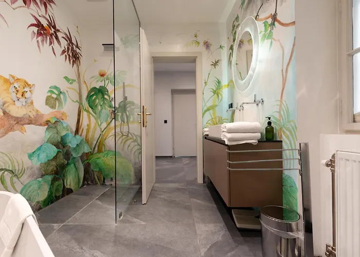Luxurioeses Mitten Im Zentrum In Ruhelage Mit Ac Viena