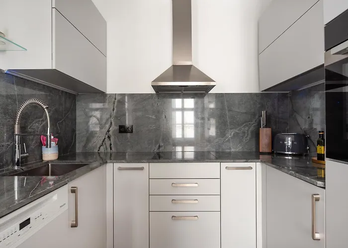 Luxurioeses Mitten Im Zentrum In Ruhelage Mit Ac Apartamento *